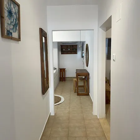 Leonidas House Renovated 2024 Feriehus