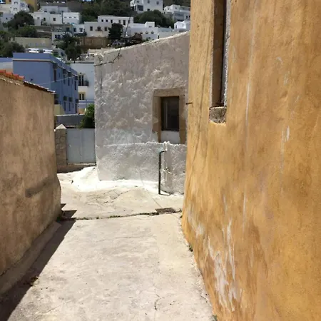 Feriehus Leonidas House Renovated 2024