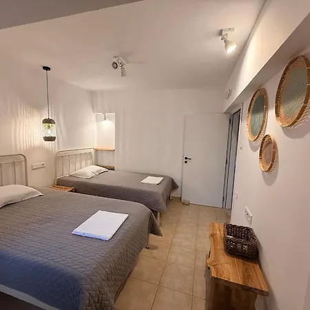 Feriehus Leonidas House Renovated 2024