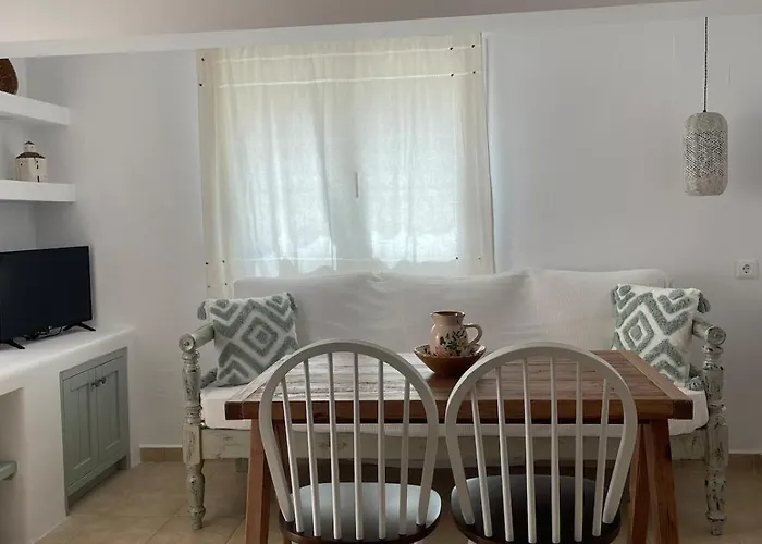 Leonidas House Renovated 2024 度假居
