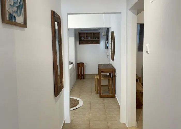 Leonidas House Renovated 2024 度假居
